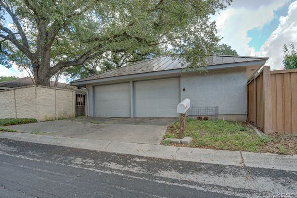 Detached Garage, Exterior