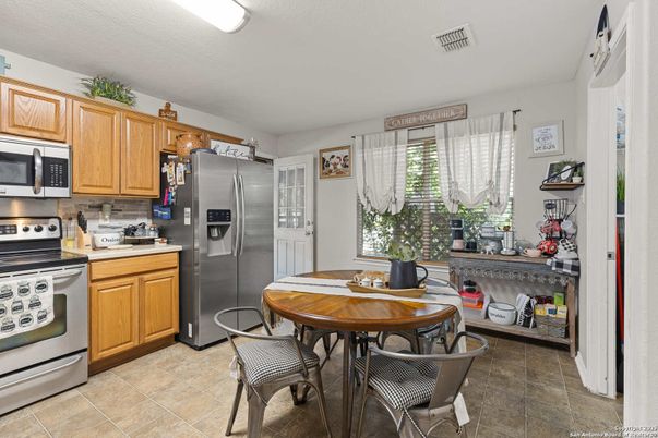 Dining room, Interior, Kitchen, Stainless Steel Appliances