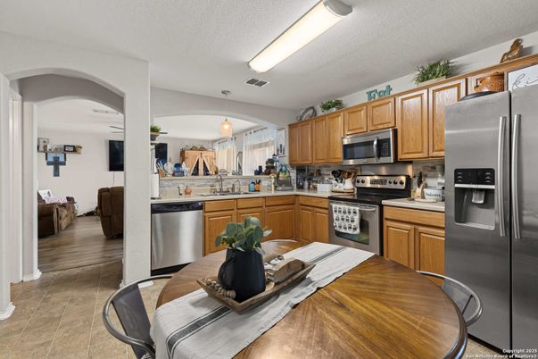 Dining room, Interior, Kitchen, Pendant Lights, Stainless Steel Appliances