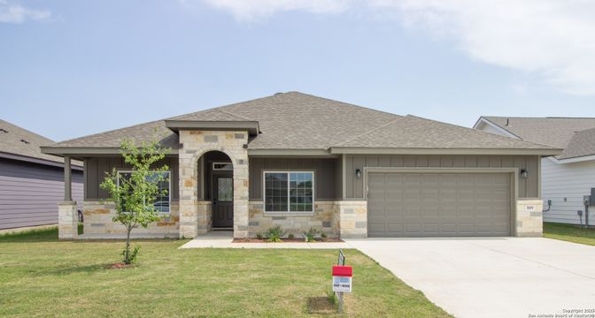 Attached, Exterior, Facade, Brick Traditional