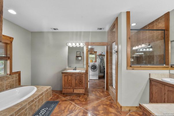 Bathroom, Interior, Recessed Lighting, Washer