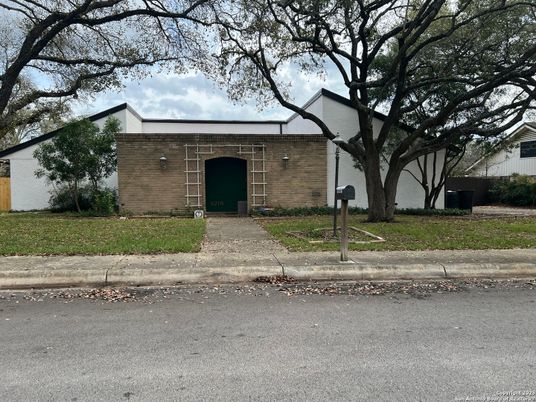 Exterior, Facade, None