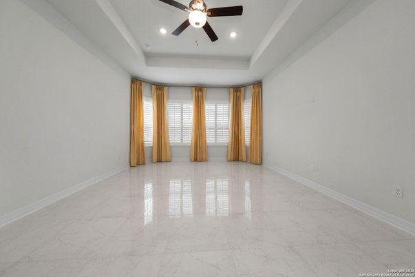 Empty room, Interior, Marble, Recessed Lighting