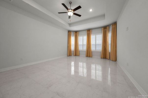 Empty room, Interior, Marble, Recessed Lighting