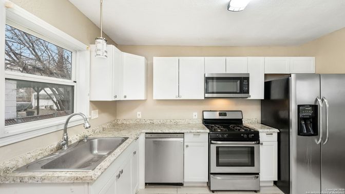 Interior, Kitchen, Pendant Lights, Stainless Steel Appliances