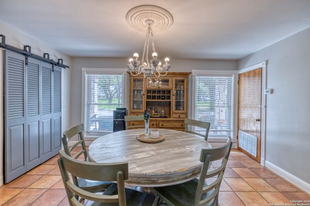 Chandelier, Dining room, Interior