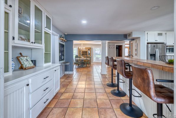 Chandelier, Dining room, Interior, Kitchen, Recessed Lighting, Stainless Steel Appliances