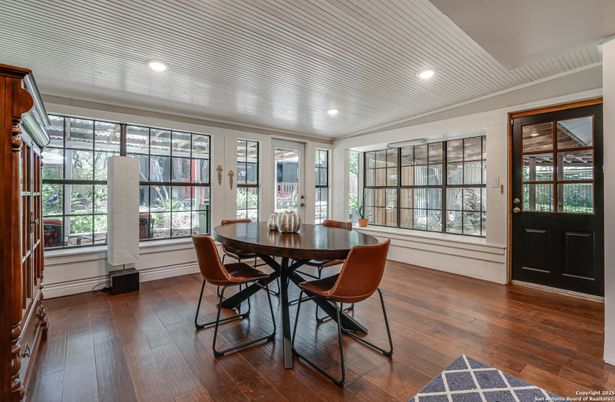 Dining room, Interior, Recessed Lighting, Wood Texture Flooring