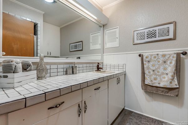 Bathroom, Interior, Tile Countertops