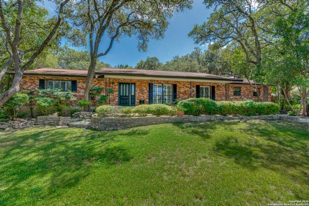 Exterior, Facade, Brick Facade, Ranch
