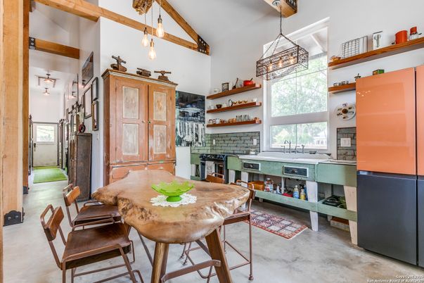 Dining room, Interior, Kitchen, Pendant Lights, Wooden Beams