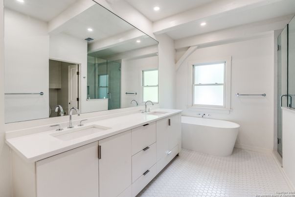Bathroom, Dual Sink Vanities, Free Standing Baths, Glass Shower, Interior, Recessed Lighting
