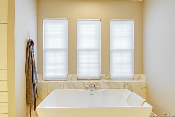 Bathroom, Free Standing Baths, Interior