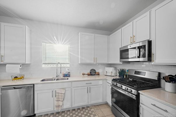 Interior, Kitchen, Stainless Steel Appliances