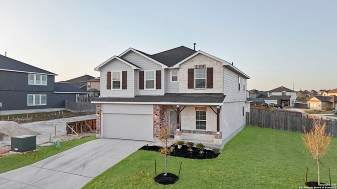 Attached, Exterior, Facade, Farmhouse