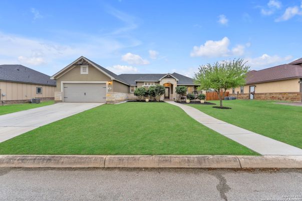 Attached, Exterior, Facade, Ranch