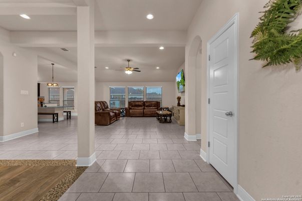 Dining room, Interior, Living room, Pendant Lights, Recessed Lighting