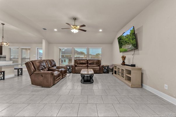 Interior, Living room, Pendant Lights, Recessed Lighting