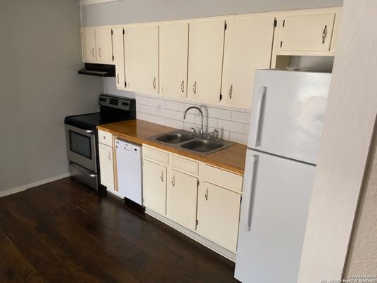 Interior, Kitchen, Wood Texture Flooring