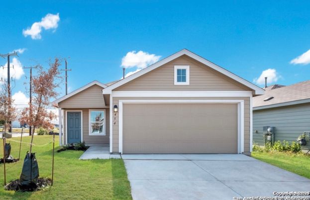 Attached, Exterior, Facade, American Craftsman
