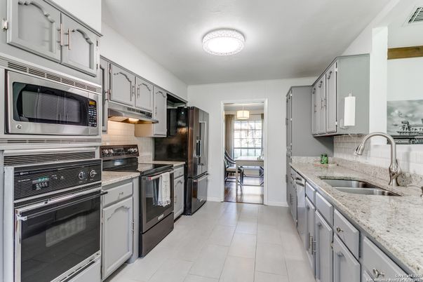 Dining room, Interior, Kitchen, Stainless Steel Appliances