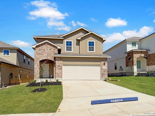 Attached, Exterior, Facade, American Craftsman
