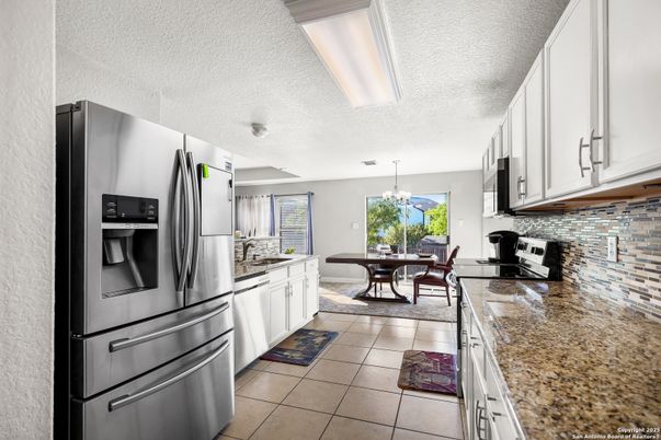 Chandelier, Dining room, Interior, Kitchen
