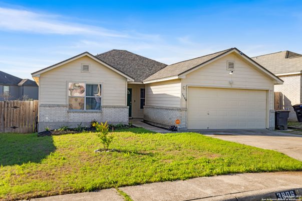 Attached, Exterior, Facade, Ranch