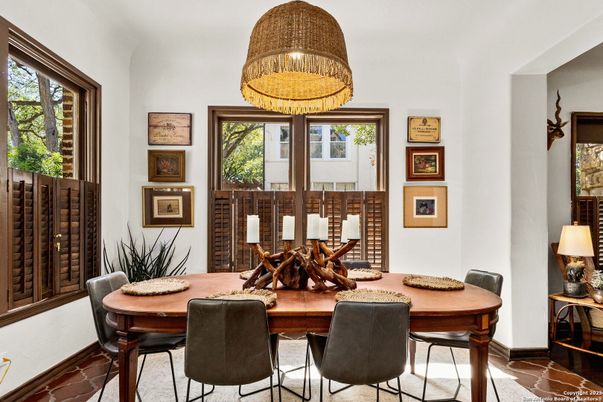 Dining room, Interior