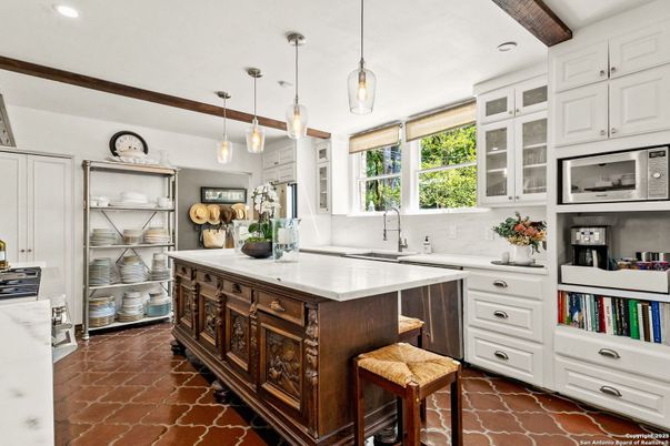 Interior, Kitchen, Pendant Lights, Recessed Lighting, Wooden Beams