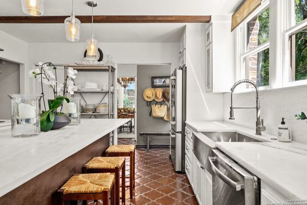Interior, Kitchen, Pendant Lights, Stainless Steel Appliances