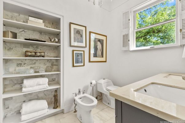 Bathroom, Interior
