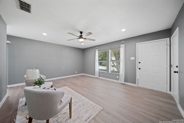 Empty room, Interior, Recessed Lighting, Wood Texture Flooring