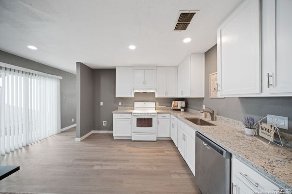 Interior, Kitchen, Recessed Lighting, Wood Texture Flooring