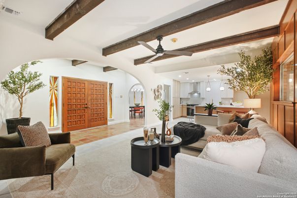 Interior, Kitchen, Living room, Pendant Lights, Recessed Lighting, Wooden Beams