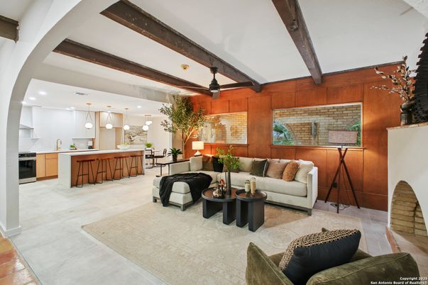 Interior, Kitchen, Living room, Pendant Lights, Recessed Lighting, Wooden Beams