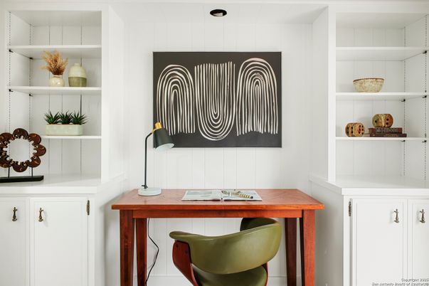 Home Office, Interior