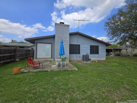 Backyard, Exterior