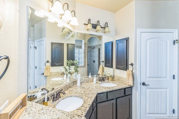Bathroom, Dual Sink Vanities, Interior