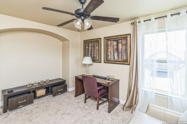 Home Office, Interior