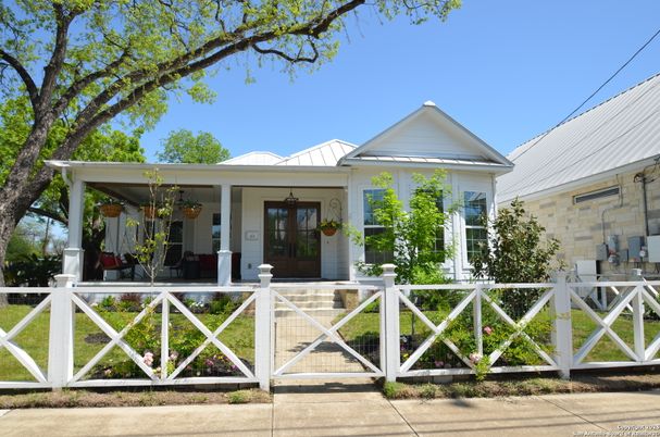 Exterior, Facade, None