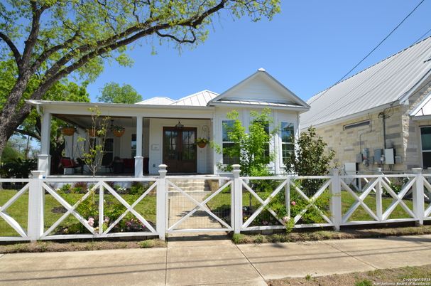Exterior, Facade, None