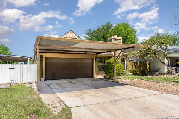 Attached, Exterior, Facade, Modern