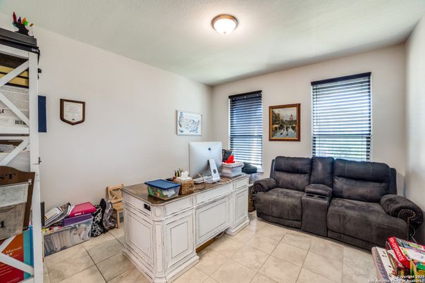 Home Office, Interior