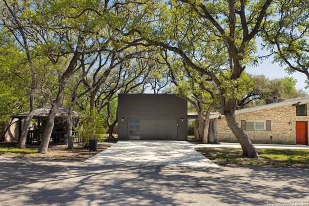 Detached Garage, Exterior