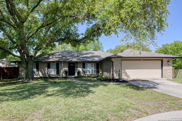 Attached, Exterior, Facade, Brick Facade, Ranch