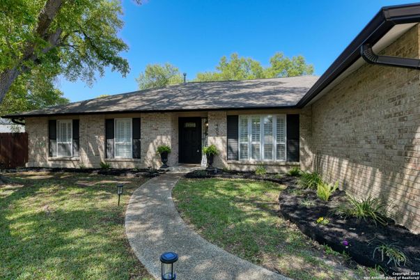 Exterior, Facade, Brick Facade, Ranch