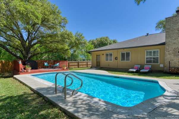 Exterior, Pool