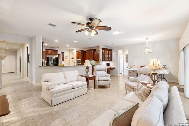 Chandelier, Interior, Kitchen, Living room, Pendant Lights, Recessed Lighting, Stainless Steel Appliances