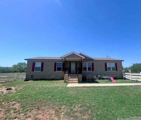 Backyard, Exterior, Facade, Ranch